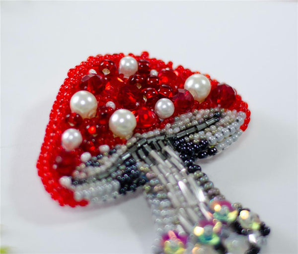 FORBIDDEN BEAUTY MUSHROOM BROOCH KIT, ABRIS ART BEAD EMBROIDERY (AD-241)