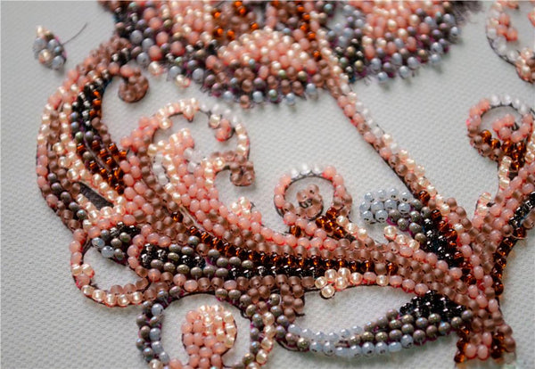 WEIGHTLESS TENDERNESS ABRIS ART BEAD EMBROIDERY KIT 15cm x 15cm ( AM-258)