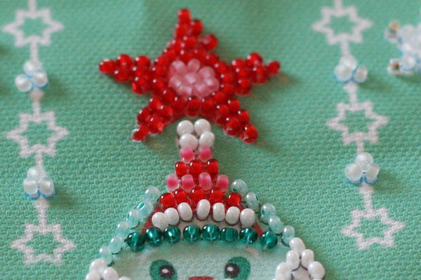 CATS DECORATE CHRISTMAS TREE ABRIS ART BEAD EMBROIDERY KIT MIDI ( AMB-083 )