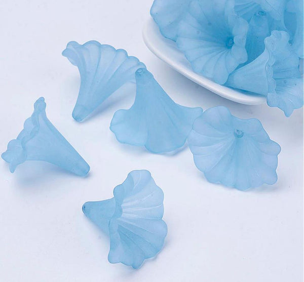 10 LARGE FROSTED LUCITE ACRYLIC LILY TRUMPET FLOWER BEADS 41mm LIGHT BLUE LUC37