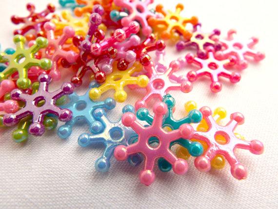 100 AB PEARL LUSTRE ACRYLIC SNOWFLAKE 15mm SPACER BEADS XMAS MIXED COLOUR ACR109