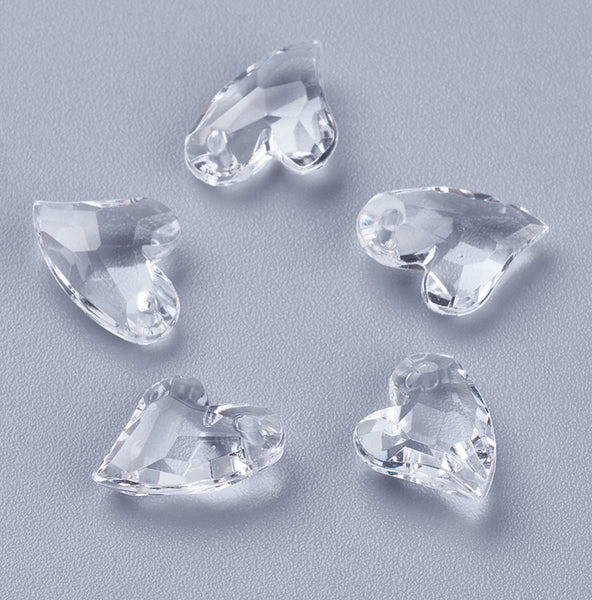 20 CLEAR FACETED ACRYLIC LOVE HEART BEADS PENDANTS CHARMS 11mm ACR212
