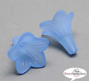 20 FROSTED LUCITE ACRYLIC LILY TRUMPET FLOWER BEADS 22mm BLUE LUC68