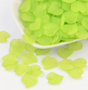 100 LIGHT GREEN ACRYLIC LUCITE FROSTED LEAF BEADS 16mm LUC50
