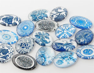 10 OVAL PRINTED CLEAR GLASS DOMED CABOCHONS RETRO BLUE & WHITE 25mm X 18mm CAB8
