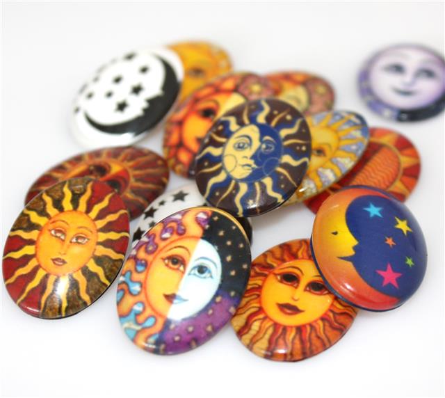 10 OVAL SUN & MOON PRINTED CLEAR GLASS DOMED CABOCHONS 25mm x 18mm CAB5